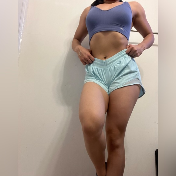 Lululemon Hotty Hot Shorts - Picture 1 of 4